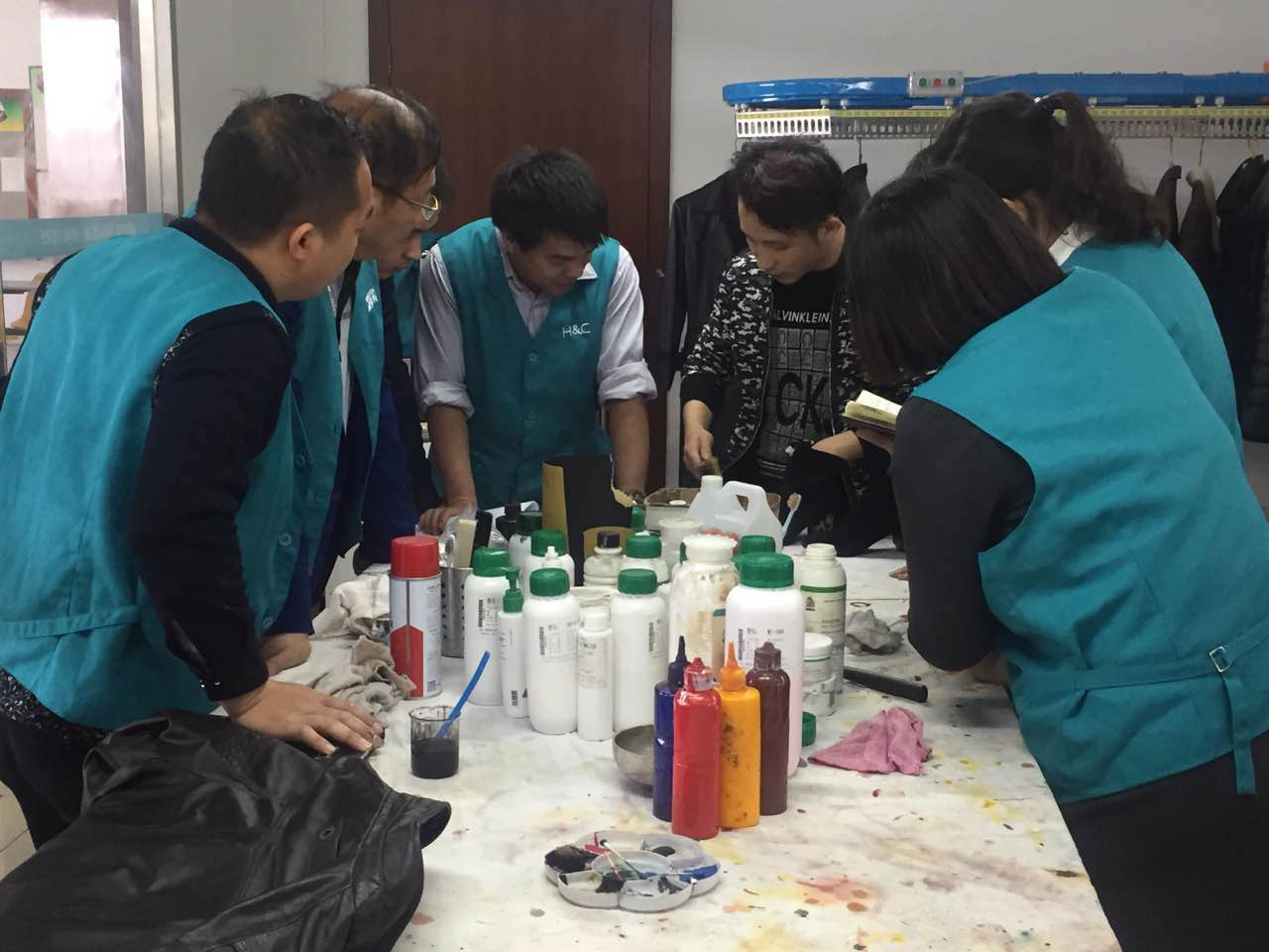 衣物腐蝕性斑漬怎么去除