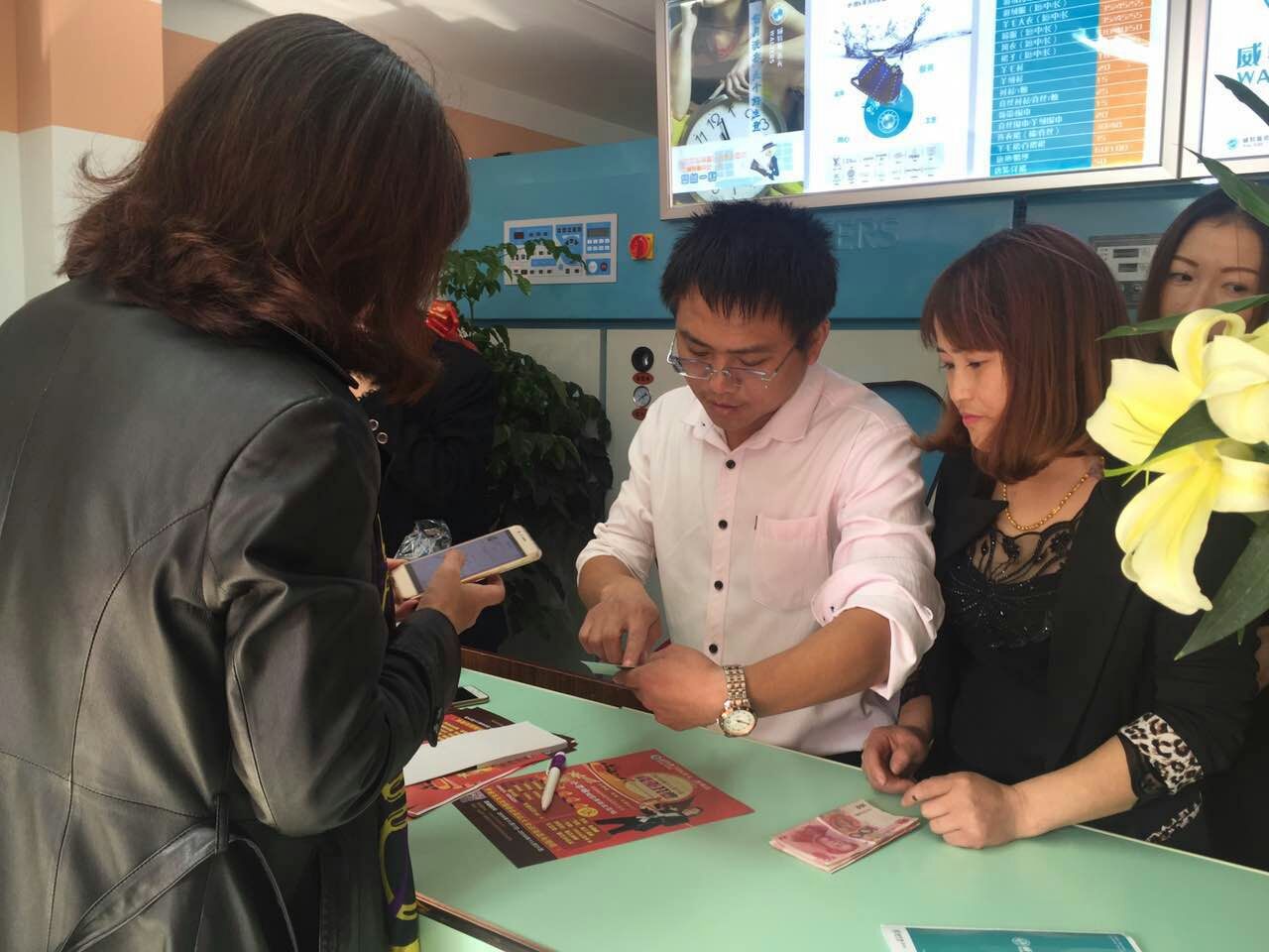 在青島投資開干洗店一年能賺多少錢